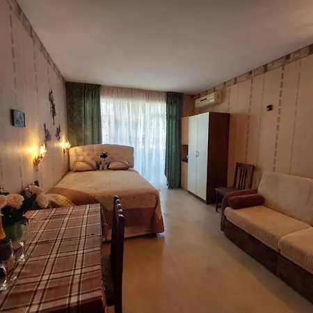 студия в центре солнечного берега Апартаменты *