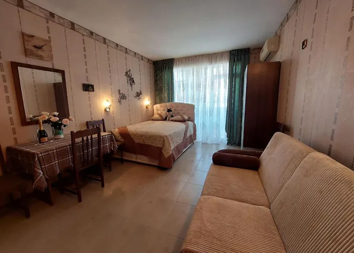 студия в центре солнечного берега Διαμέρισμα *